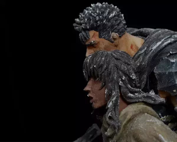 40万円超！「ベルセルク」ガッツとキャスカの過酷な旅路を表現…深まる冬に想いを馳せるスタチューが再登場