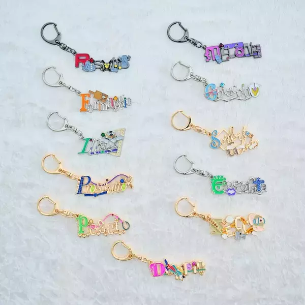 「「ジョジョ」承太郎らの新ビジュ＆新グッズが見逃せないッ！“冬限定”S・Pカレーまんも食べたイィィーー！ 「THE★JOJO WORLD」」の画像