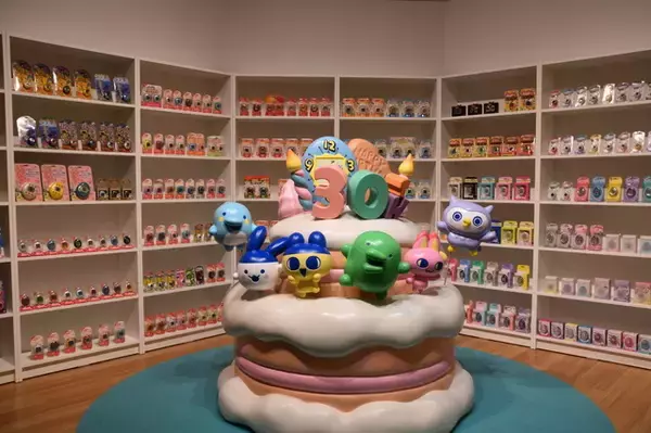 「“平成女児”ライター大興奮！ 再ブームを果たした「たまごっち」30年の歴史にワクワクが止まらない！「大たまごっち展」レポ」の画像