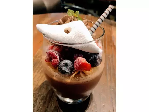 「ウルトラ怪獣たちが主役の居酒屋「怪獣酒場」が開業12周年！メフィラス星人とのプレミアムパーティーなどが開催!?」の画像