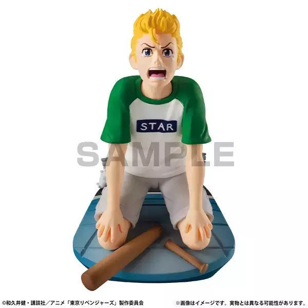 「「東京リベンジャーズ」名シーンを卓上サイズで表現！ タケミチ、マイキーたちのフィギュア登場」の画像