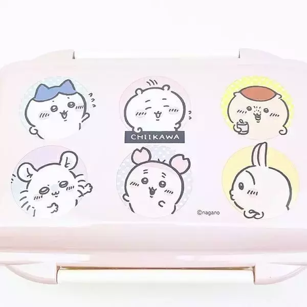 「ちいかわと一緒におでかけしよう♪ 春色ピンクが可愛い「ちいかわ」のランチトートやお弁当箱が登場！」の画像