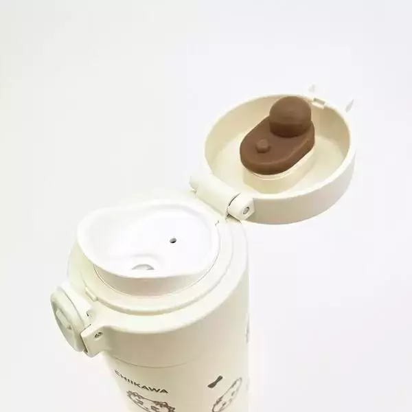 「「ちいかわ」好きにはたまらない…♪ 赤いリボンと妖精姿が超キュート！ 癒しの表情あふれるコンパクトサイズのワンタッチステンレスボトルが登場」の画像