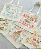 「可愛いが渋滞♪「サンリオ」×「となりのにゃんこ」コラボアイテム登場！Tシャツ、トートバッグにしっぽ付きアクキーまで」の画像1