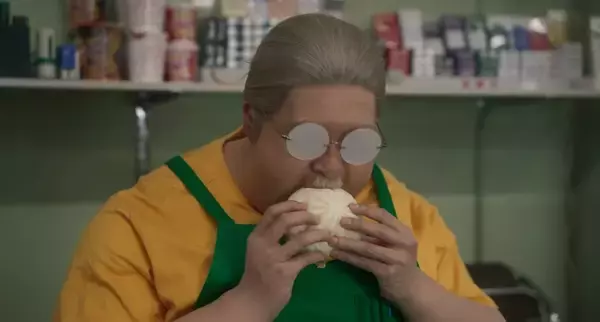 「「SAKAMOTO DAYS」目黒蓮がジャンプ表紙に初登場！実写＆原作坂本のコラボがカッコよすぎる…!!」の画像