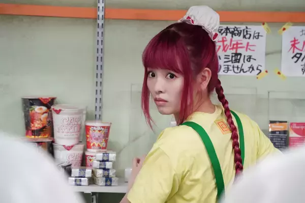 「「SAKAMOTO DAYS」目黒蓮がジャンプ表紙に初登場！実写＆原作坂本のコラボがカッコよすぎる…!!」の画像