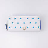 「「スティール・ボール・ラン ジョジョの奇妙な冒険」ジョニィの蹄鉄、ジャイロの鉄球がレザーコレクションに!? 日常使いしやすいケース類、財布に注目！」の画像1