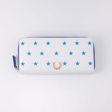 「スティール・ボール・ラン ジョジョの奇妙な冒険」ジョニィの蹄鉄、ジャイロの鉄球がレザーコレクションに!? 日常使いしやすいケース類、財布に注目！