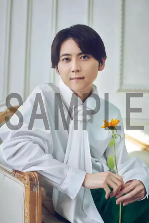 「梶裕貴、斉藤壮馬、花と戯れ麗しい…！「VOICE Newtype」創刊20周年記号のW表紙に」の画像