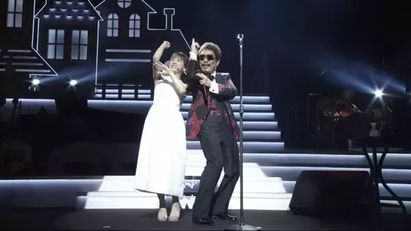 「アニソン界でも“デュエットの帝王”！鈴木雅之「かぐや様」全主題歌　ヒロインとのライブ映像＆MVを12/30に一挙公開！歌う姿はやっぱりセクシーです」の画像