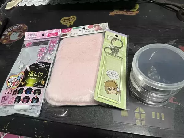 不器用な私を“推し活の天才”に変える「Seria」の100均神グッズ4選。銀テープもぬい活も劇的レベルアップ！【暮らしの推し活手帳】