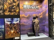 「進撃の巨人」兵長との「心臓を捧げよ」ツーショが撮れるフォトスポットに感動…！デンジとレゼにも会えるMAPPAブース【AnimeJapan 2026 ブースレポ】