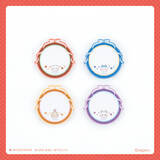 「ちいかわ＆ハチワレがピース♪ 「ちいかわ」フラットポーチにクリアフォルダー、缶バッジなど100円雑貨が登場」の画像4