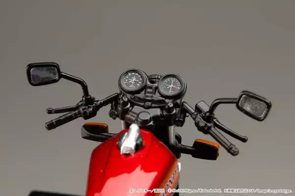 「「バリバリ伝説」主人公・巨摩郡のHonda CB750Fが1/24ダイキャストモデルとして商品化！丸ミラー＆角ミラーの2仕様」の画像