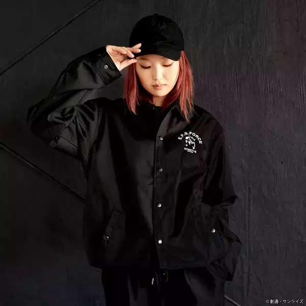 「「ガンダム」シャアザクの“キック”がTシャツに！ ストリートテイストのTシャツ＆コーチジャケット登場【STRICT-G】」の画像