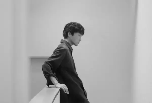 「imase ベルリン国際映画祭出品作『花緑青が明ける日に』の主題歌を担当 蓮沼執太とタッグを組んだ「青葉」使用の予告編を公開」の画像