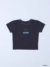 ちいかわのさり気ないシルエットがかわいい♪ 「ちいかわ」×「EMODA」コレクション登場！ トップスやデニム、バッグなど全5型EC先行販売