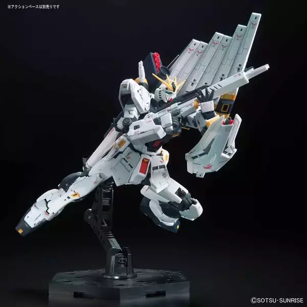 「“エゴだよ、それは！”「RG 1/144 νガンダム」が抽選販売受付中！ よりダイナミックで自然なポージングを実現」の画像