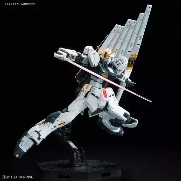 「“エゴだよ、それは！”「RG 1/144 νガンダム」が抽選販売受付中！ よりダイナミックで自然なポージングを実現」の画像