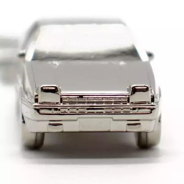 「「頭文字D」ハチロク、“藤原とうふ店（自家用）”の刻印入り！3Dメタルキーチェーンが予約受付中」の画像