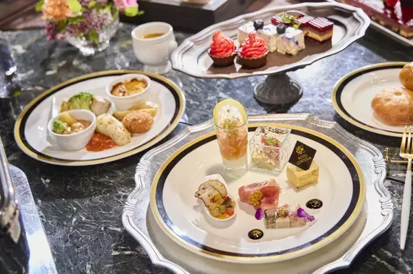 「「フリーレン」がUSJと初コラボ！「名探偵コナン」在りし日の新一＆蘭に胸をときめく“ライブ・レストラン”も開幕【USJ】」の画像