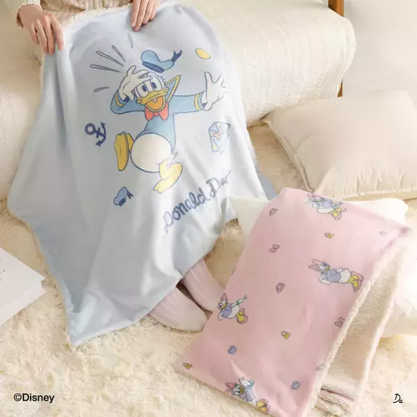 「「ディズニー」ドナルド＆デイジーとほっこり時間♪淡いブルーとピンクがかわいいトラベル・防寒グッズが新登場」の画像