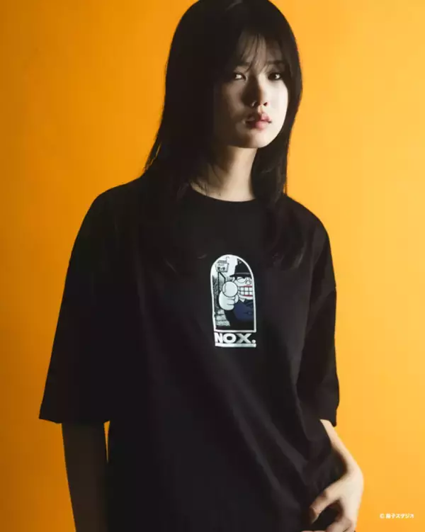 「「笑ゥせぇるすまん」喪黒福造の“ドーン!!!!”Tシャツで、ココロのスキマも埋まる♪ 日常使いなアパレル登場」の画像
