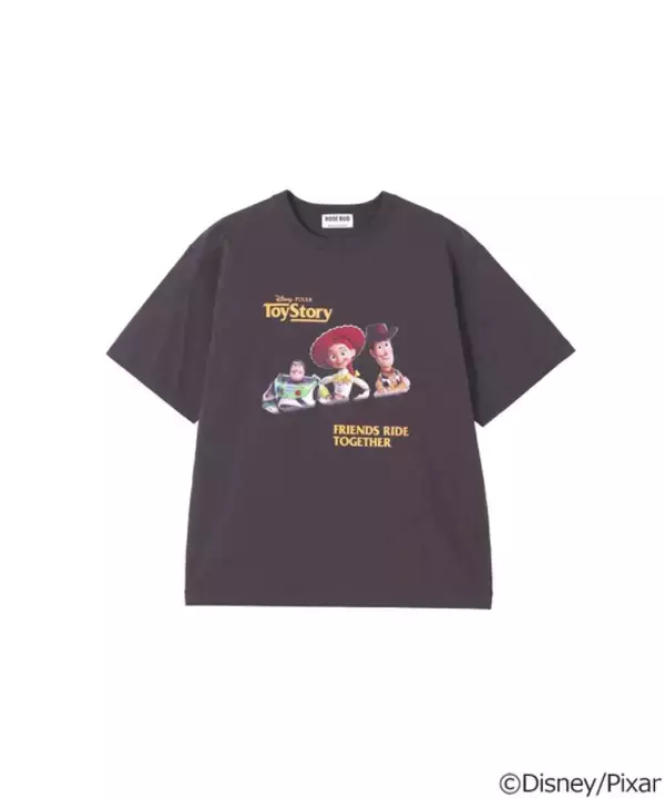 ウッディ＆バズ＆ジェシーが仲良くデザイン♪ 「トイ・ストーリー」ROSE BUDコレクション登場！ 名シーンTシャツやポーチなど遊び心あふれるアイテムがラインナップ♪