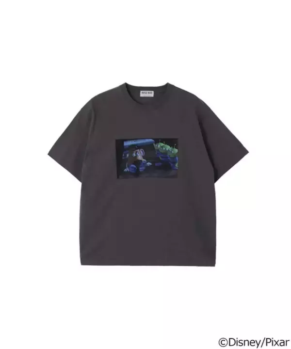 「ウッディ＆バズ＆ジェシーが仲良くデザイン♪ 「トイ・ストーリー」ROSE BUDコレクション登場！ 名シーンTシャツやポーチなど遊び心あふれるアイテムがラインナップ♪」の画像