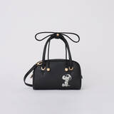 「スヌーピーがワンポイントに光る♪ FURLAの期間限定ポップアップストアに「ピーナッツ」とのコラボアイテム登場！」の画像1