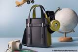 「スヌーピーがワンポイントに光る♪ FURLAの期間限定ポップアップストアに「ピーナッツ」とのコラボアイテム登場！」の画像2