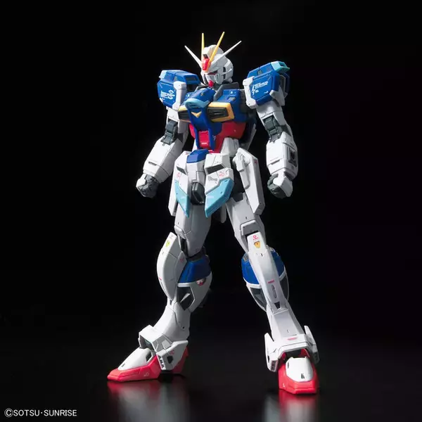 「“あんたは俺が討つんだ！今日！ここで！”「ガンダムSEED DESTINY」インパルス＆デスティニーのRGガンプラが抽選販売で手に入る！ シンの愛機を並べて飾ろう」の画像