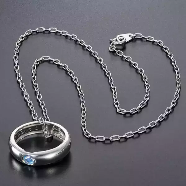 「「呪術廻戦」乙骨憂太が身に着けている婚約指輪がグッズに!? 呪術高専入学当初に使っていたリングチェーンも付属」の画像