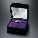 「「呪術廻戦」乙骨憂太が身に着けている婚約指輪がグッズに!? 呪術高専入学当初に使っていたリングチェーンも付属」の画像4