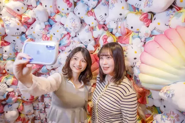 「新作！“乙姫”キティちゃんがキュートすぎ♪ 「HELLO KITTY SMILE」限定ドリンクグッズ3種が登場　」の画像
