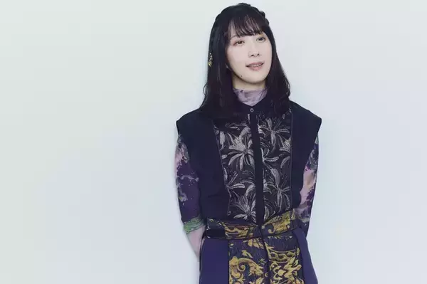 「小清水亜美　史実をたどり、共演者との芝居で深めたドレゲネの“止まった時間”と“繊細な強さ”　TVアニメ「天幕のジャードゥーガル」インタビュー（８）」の画像