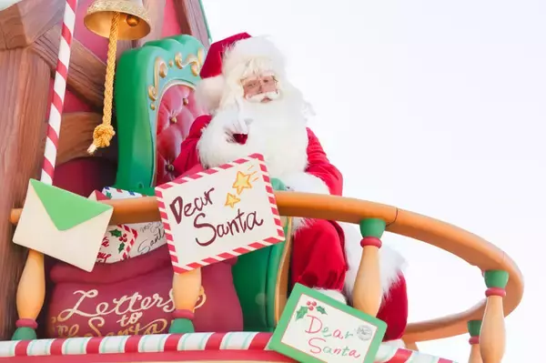 「ディズニーランドで10年ぶりのXmas新パレードがお披露目！愉快で楽しい「トイズ・ワンダラス・クリスマス！」」の画像