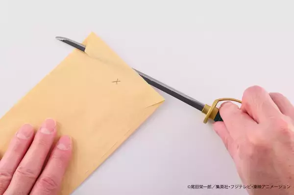 「「ONE PIECE」シャンクスの愛刀「グリフォン」を再現!? 刃物職人が手がけるワンピースペーパーナイフが発売！」の画像