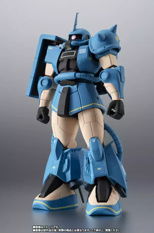 「赤ではなく青！ロバート・ギリアム大佐の高機動型ザクIIがフィギュア化！多数の武器を携えて戦場に舞い降りる」の画像