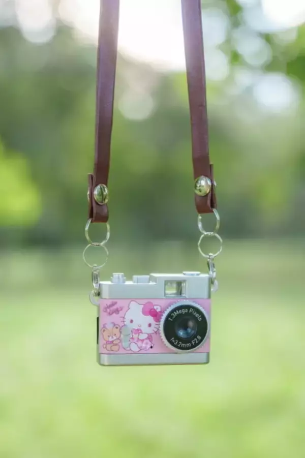 「「サンリオ」キティ、クロミたちの超小型カメラが可愛すぎて便利すぎる！ 写真も動画も撮影可能＆マグネット内蔵が◎」の画像