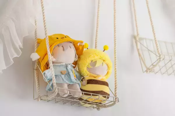 「“ぬい活”を満喫できる宿泊プラン販売！ 約100着の“ぬい服”で“ぬい撮り”が楽しめる【新横浜プリンスホテル】」の画像