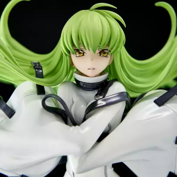 拘束着、可憐な水着姿、どちらのC.C.も捨てがたい… 「コードギアス」C.C.のボディラインが美しいフィギュア2種が再販！