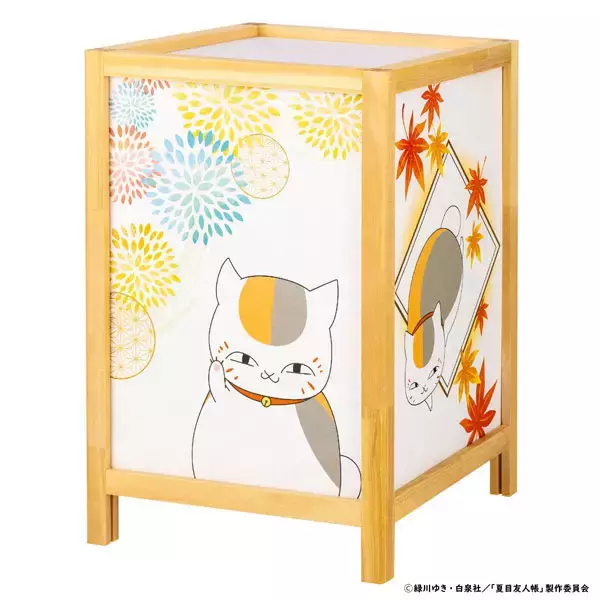 「「夏目友人帳」ニャンコ先生があたたかく照らす♪ 「行灯（あんどん）」とのこ色とすすたけ色の2色展開で登場」の画像