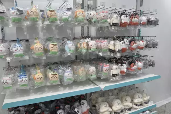 「『ちいかわ』×東京スカイツリーが3年ぶりに帰ってきた！ぬい撮りスポットも、限定グルメもかわいすぎる…！【レポ】」の画像