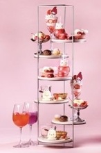 サンリオの“カワイイ”×大人エレガンスなアフタヌーンティーが誕生♪ 「サンリオ展」コラボで期間限定開催【4月24日～】