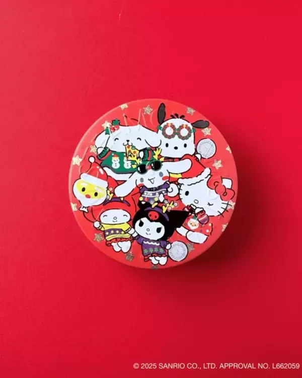 「ハローキティたちがクリスマスセーターでパーティ♪ 限定デザインがキュートすぎ！「スチームクリーム」クリスマス商品が登場」の画像