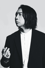 神ファンサだ！「anan」表紙の跡部様の真似をする諏訪部様、降臨！「息の根止めにくるのやめてください」」「最高です！！」「朝からニマニマ」と歓喜の声続出☆