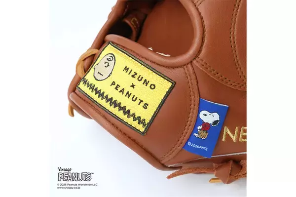 「スヌーピー＆チャーリー・ブラウンが野球選手を夢見る子どもたちを応援！「ピーナッツ」とミズノがコラボした初の野球アイテムが登場」の画像