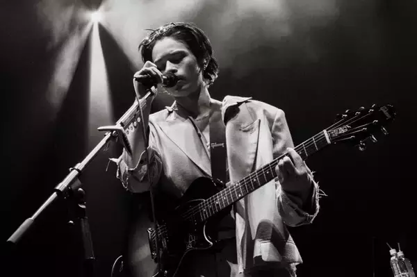 「jo0ji『呪術廻戦』ED主題歌「よあけのうた」で掴んだ新境地！Zepp Shinjukoで初ツアー完遂【ライブレポート】」の画像