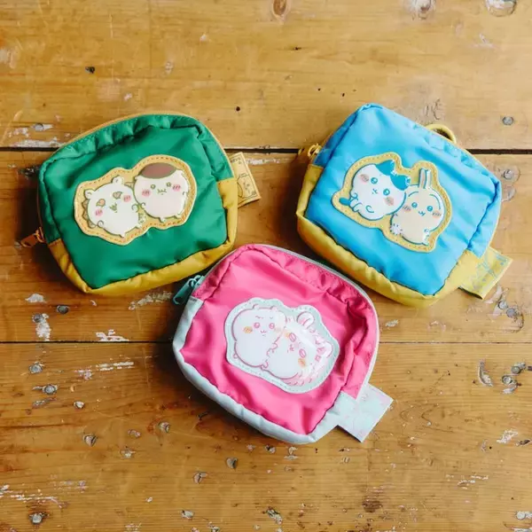 「ちいかわ」ぷっくりアップリケがかわいいポーチに、ルームウエアや寝具も！新商品が続々登場